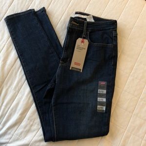 Levi’s 721 High-Rise Skinny Jeans 31x32 (12 long)